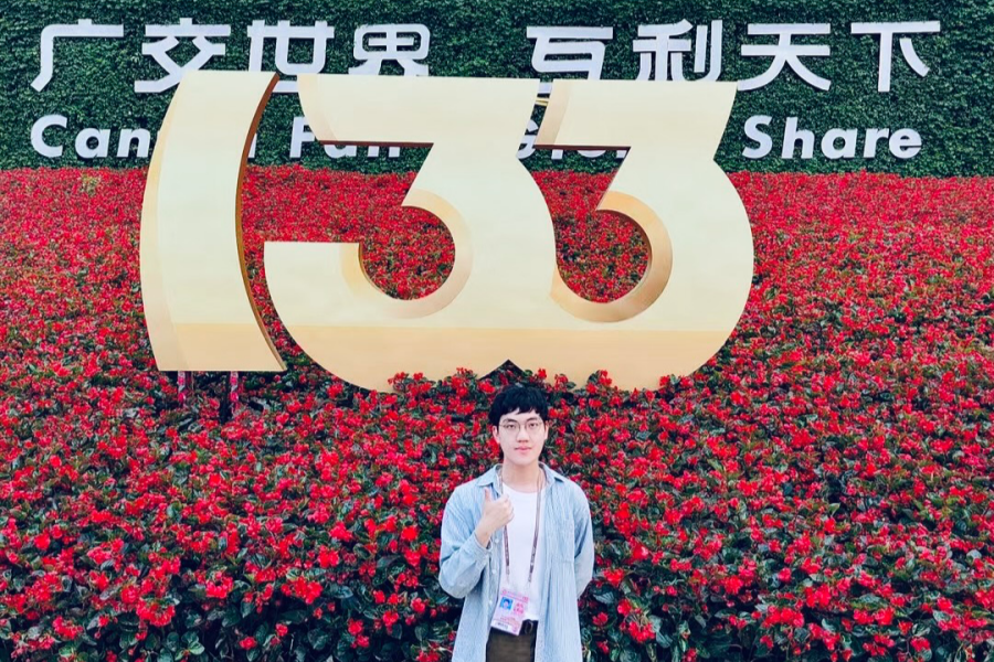 （郑智群）2. 先进人物照片.png